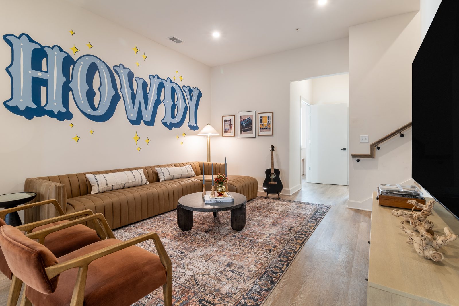 Themed suite living
