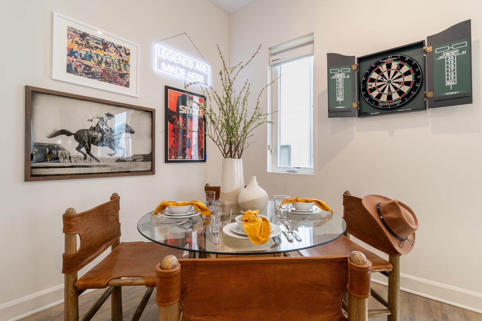 Themed suite dining